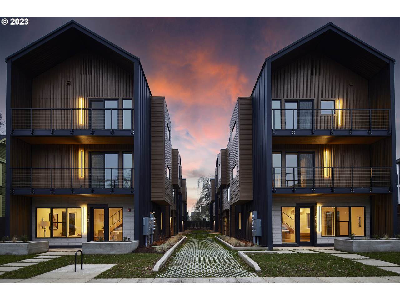 140 Sacramento St - Photo 1