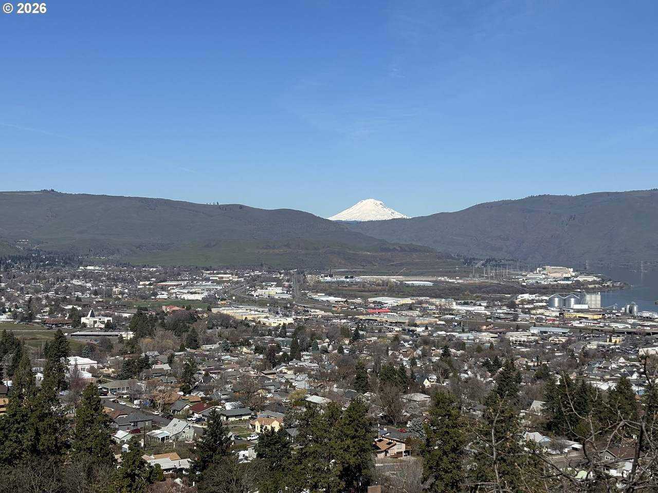321 Scenic Dr - Photo 1