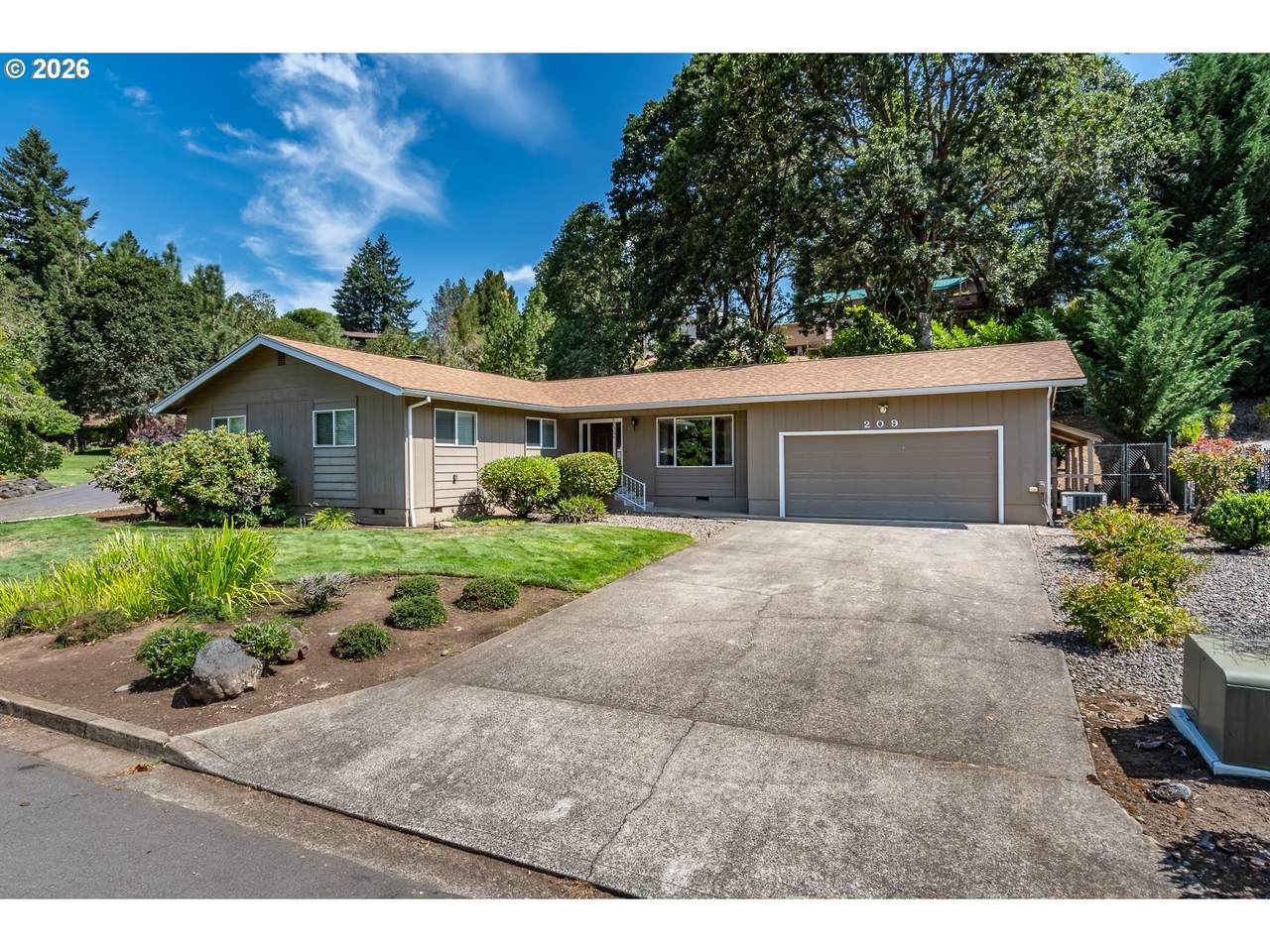 209 North River Dr - Photo 1