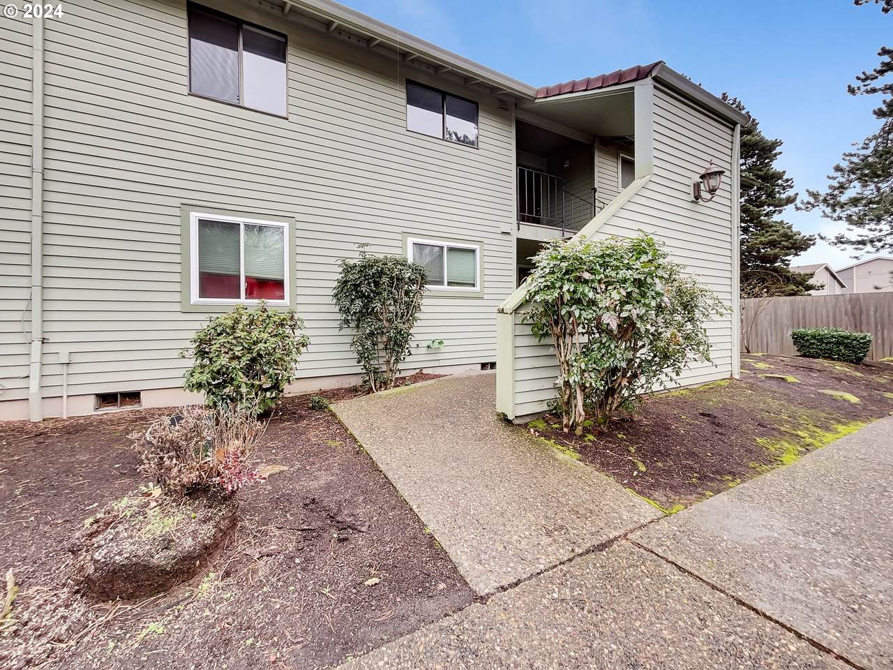5160 180TH Ave - Photo 1