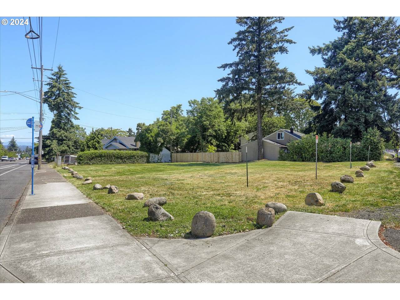 4120 Cully Blvd - Photo 1