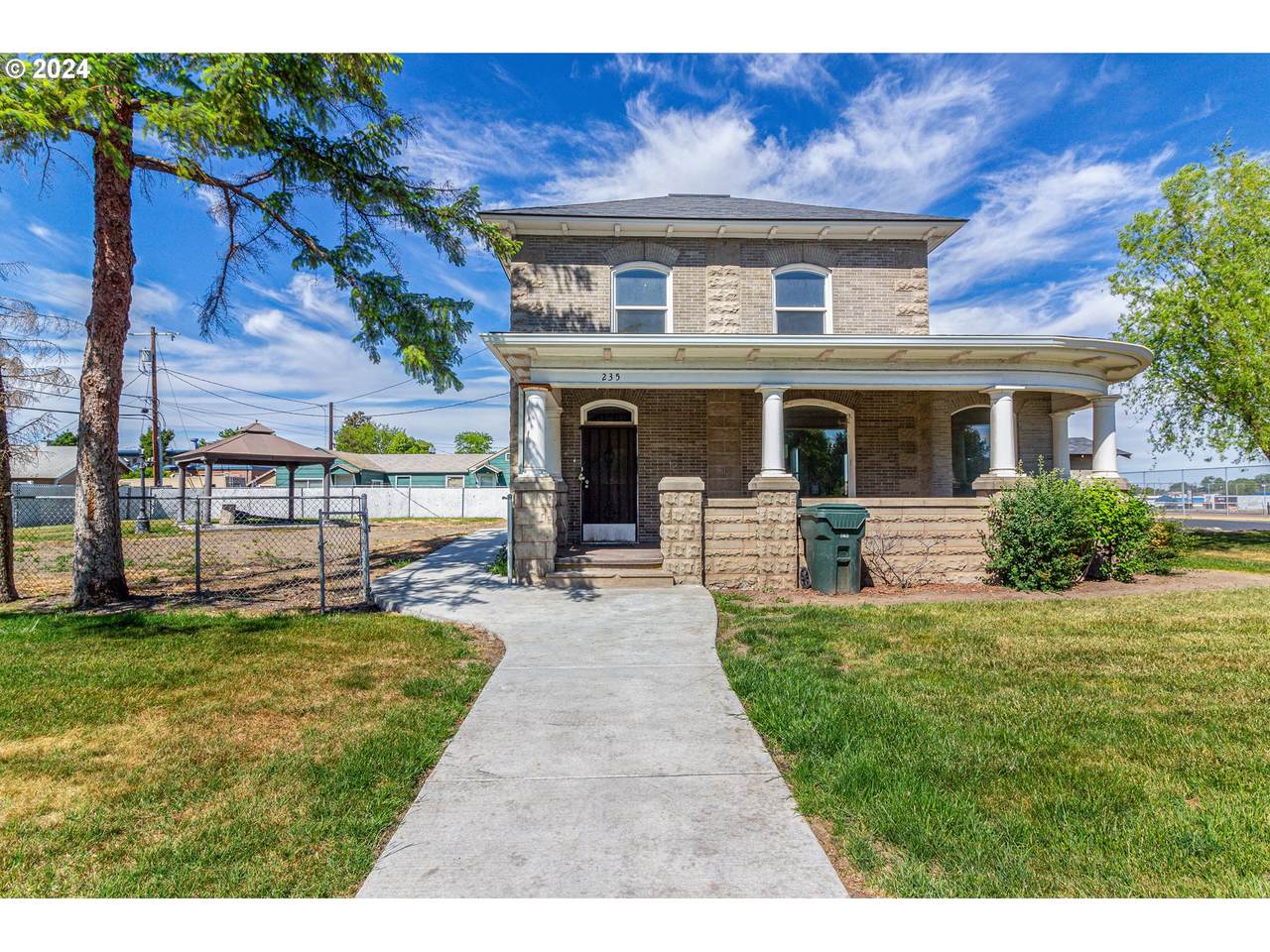 235 3RD St - Photo 1