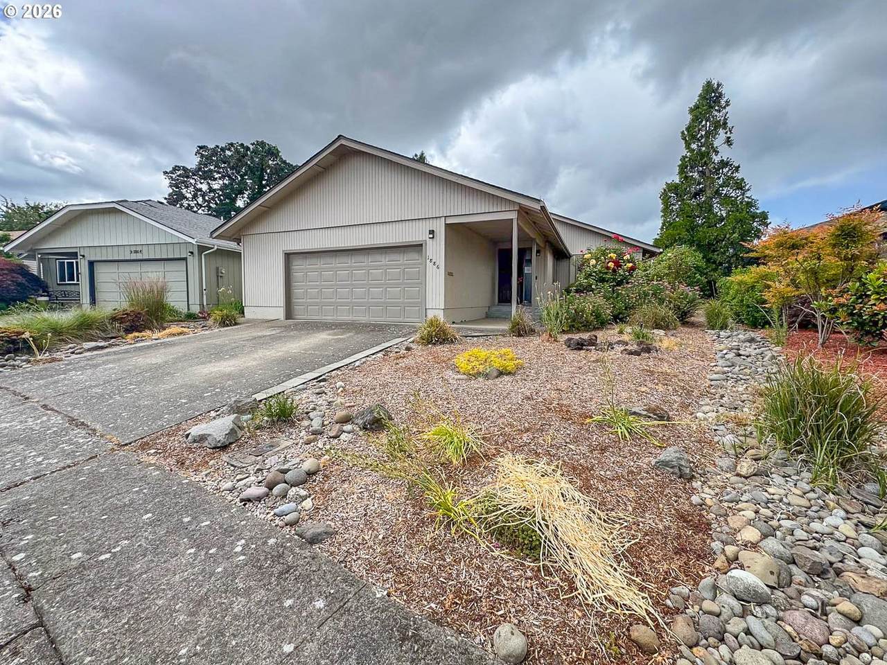1886 Woodstock Cir - Photo 1