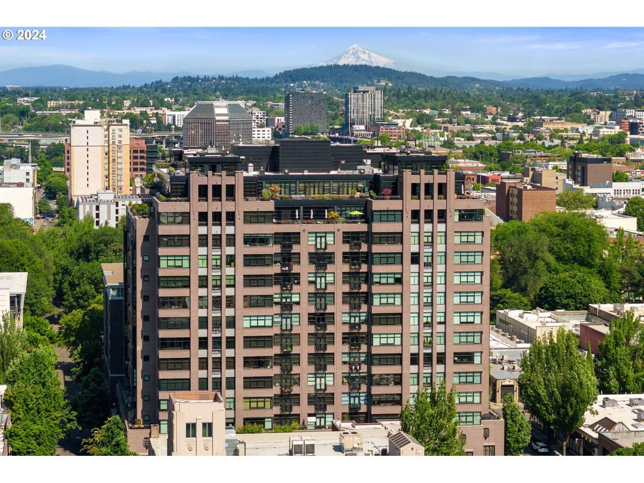 333 9TH Ave - Photo 1