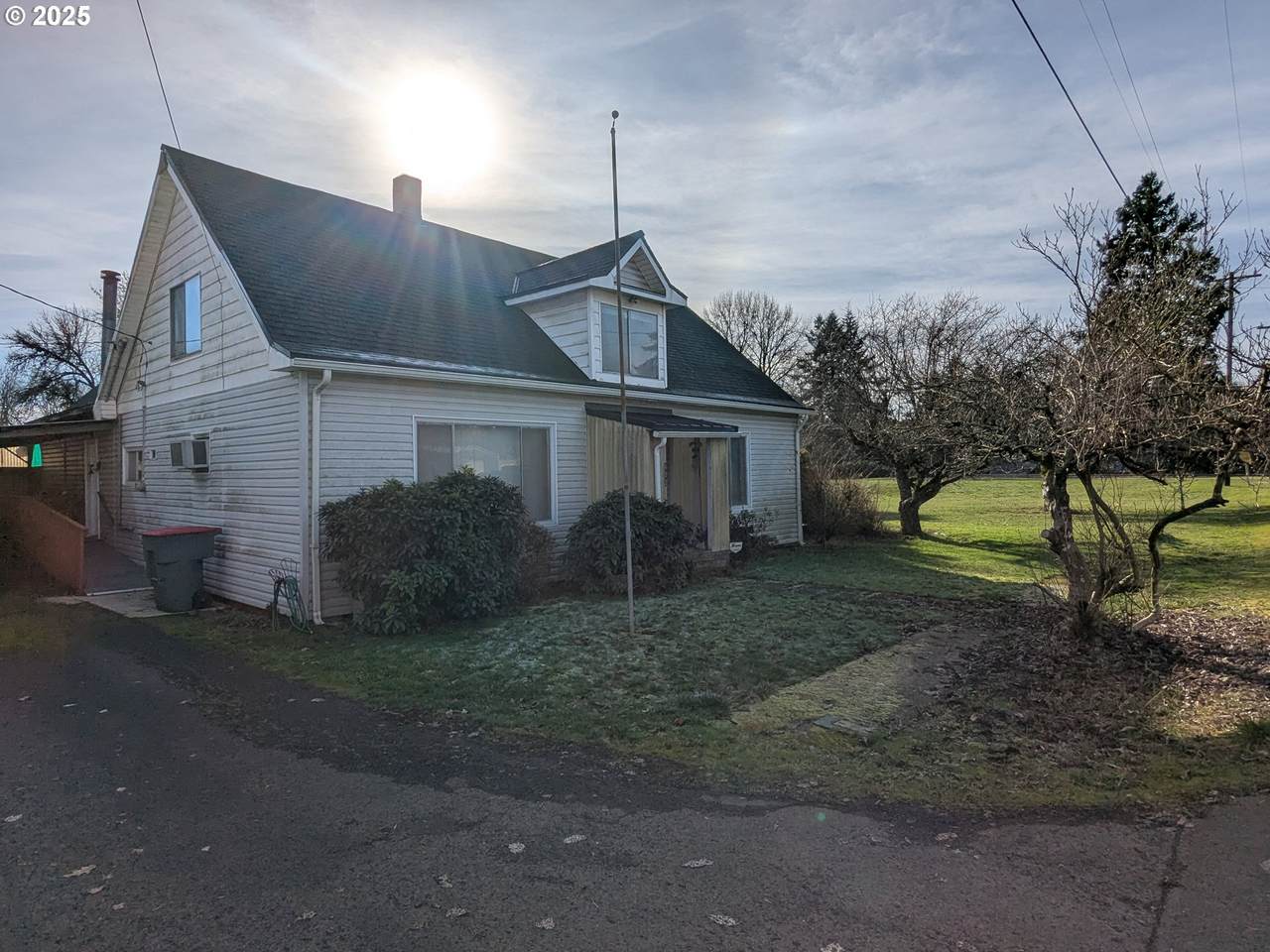 453 Yamhill St - Photo 1