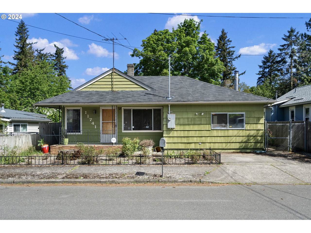 11741 Ash St - Photo 1