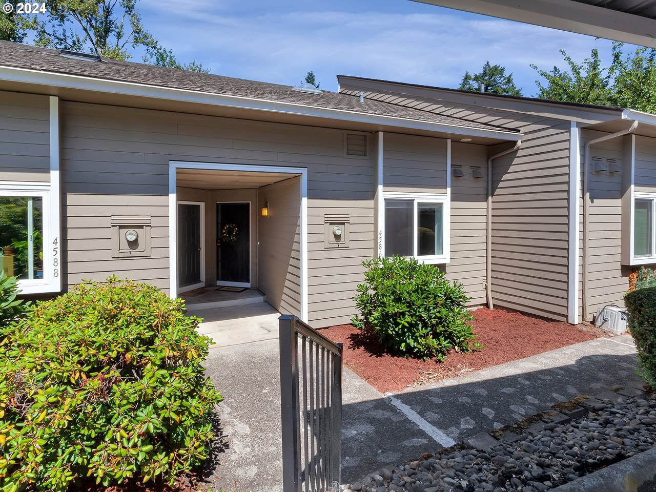 4586 Comus Pl - Photo 1