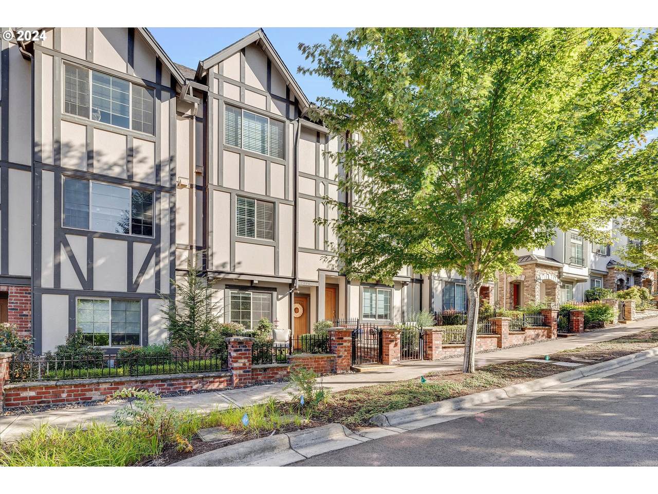 28510 Dundee Ln - Photo 1