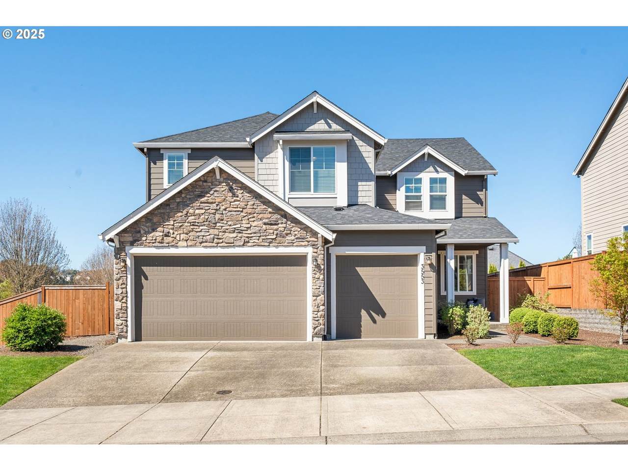 3553 Kingbird St - Photo 1