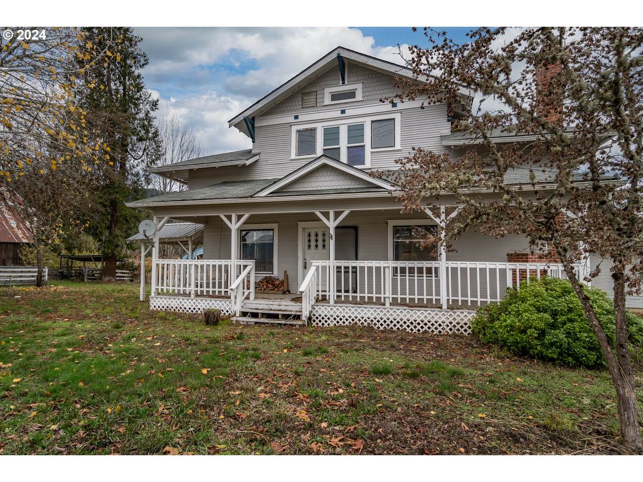 1191 Coos Bay Wagon Rd - Photo 1