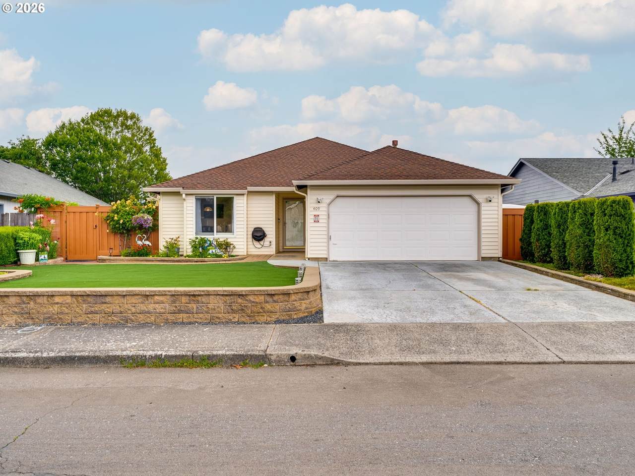 409 160TH Ave - Photo 1