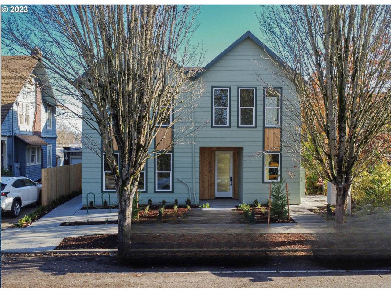5328 Milwaukie Ave - Photo 1