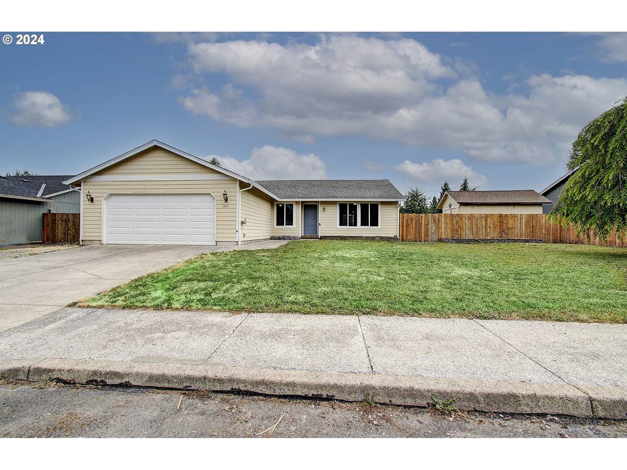 307 Valley St - Photo 1