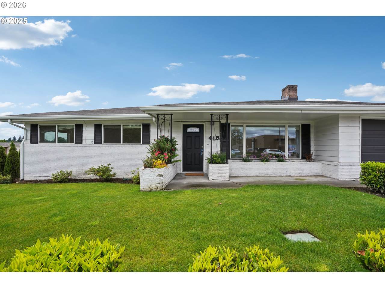 415 99TH St - Photo 1