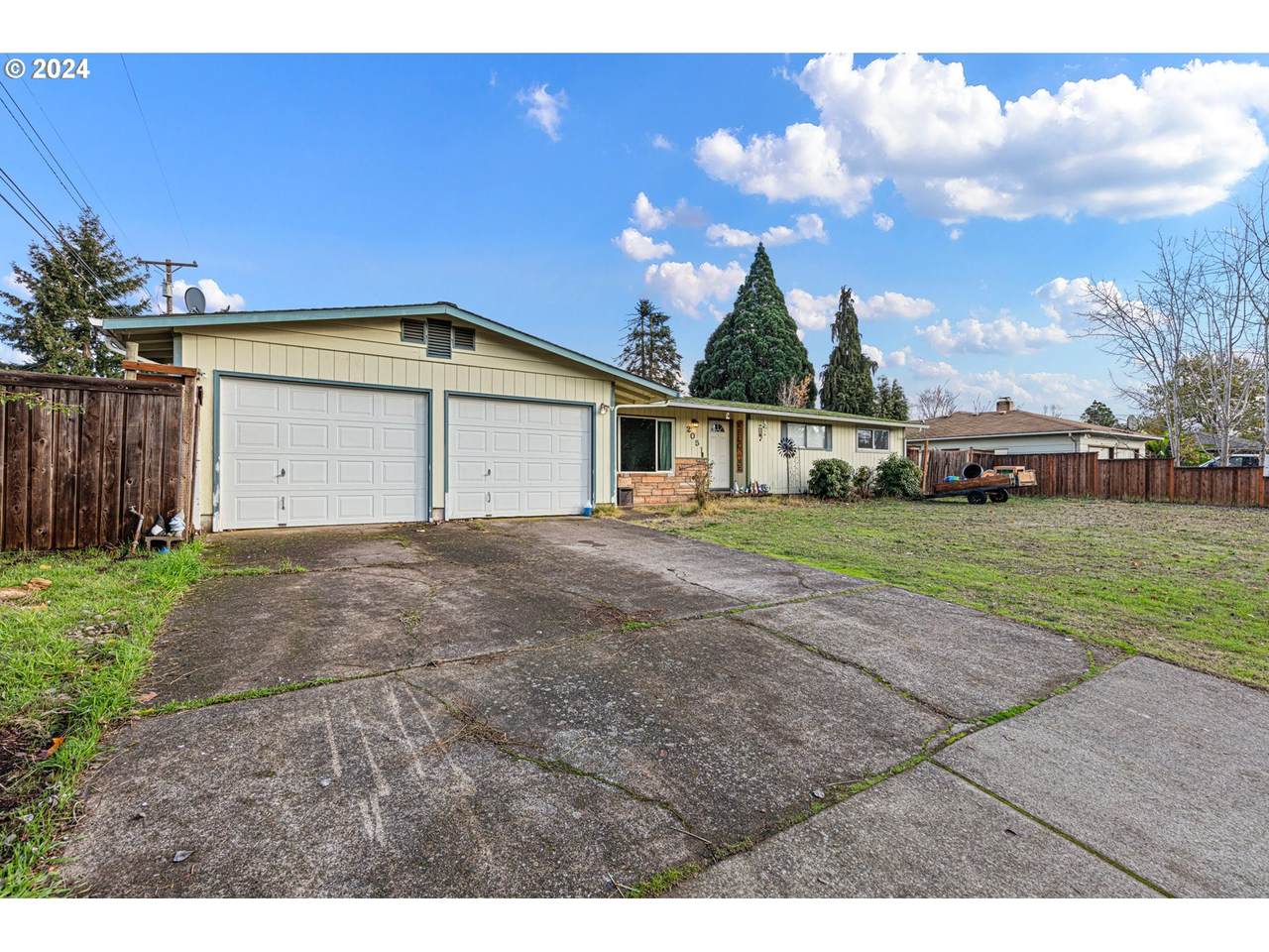 2051 Park Ave - Photo 1