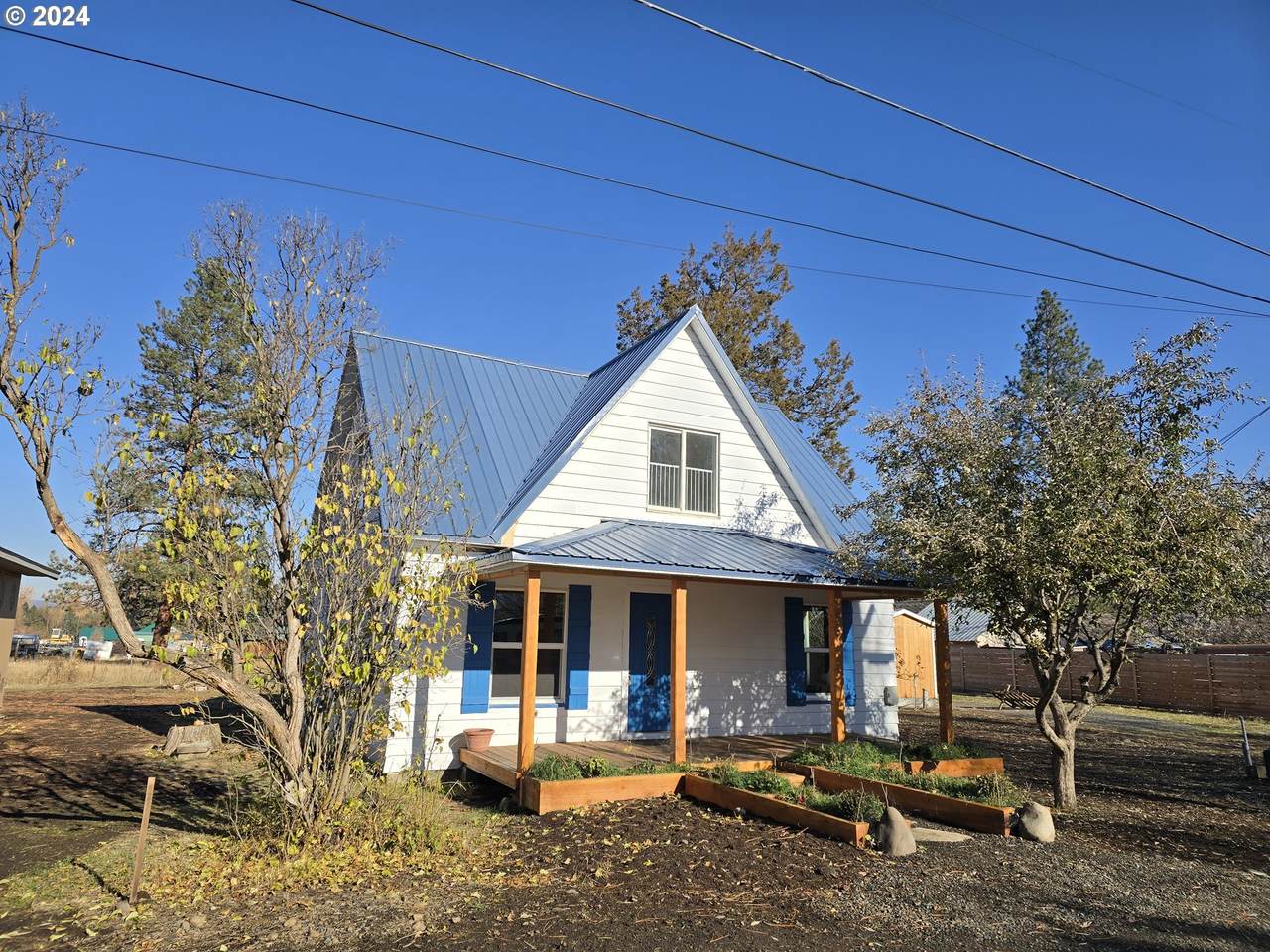 705 Couch Ave - Photo 1