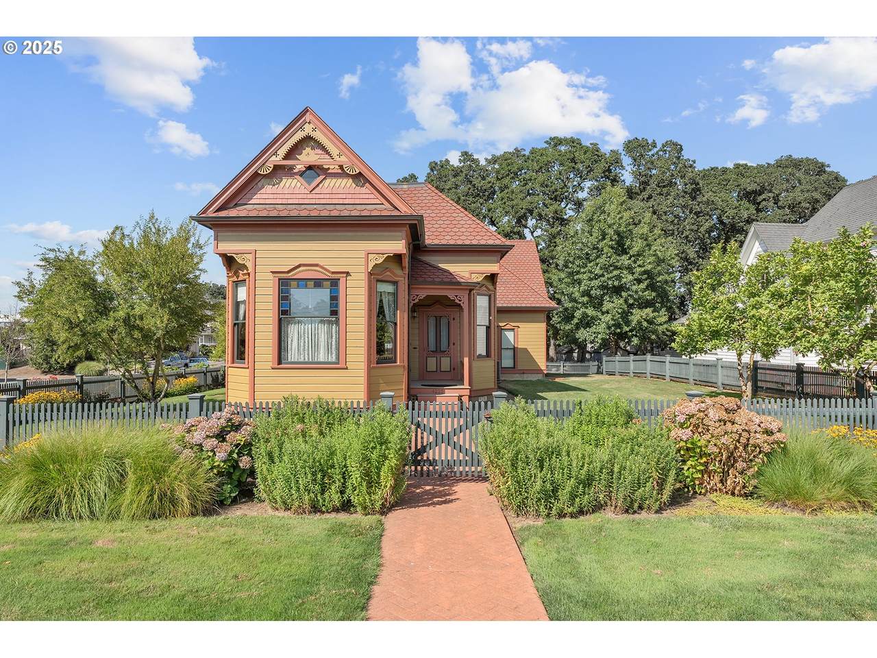 4225 Mission Ave - Photo 1