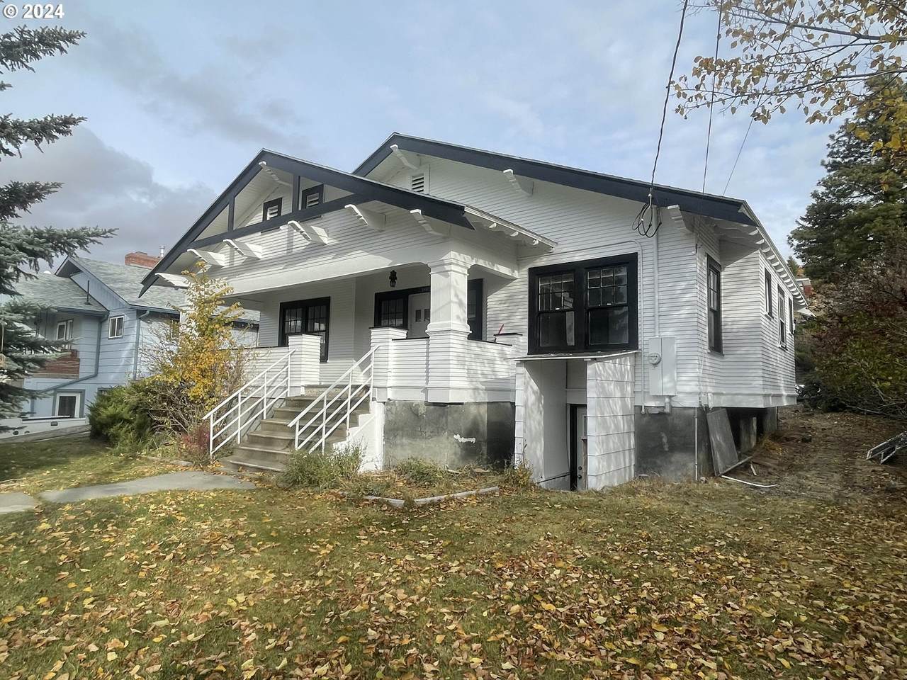240 Court St - Photo 1