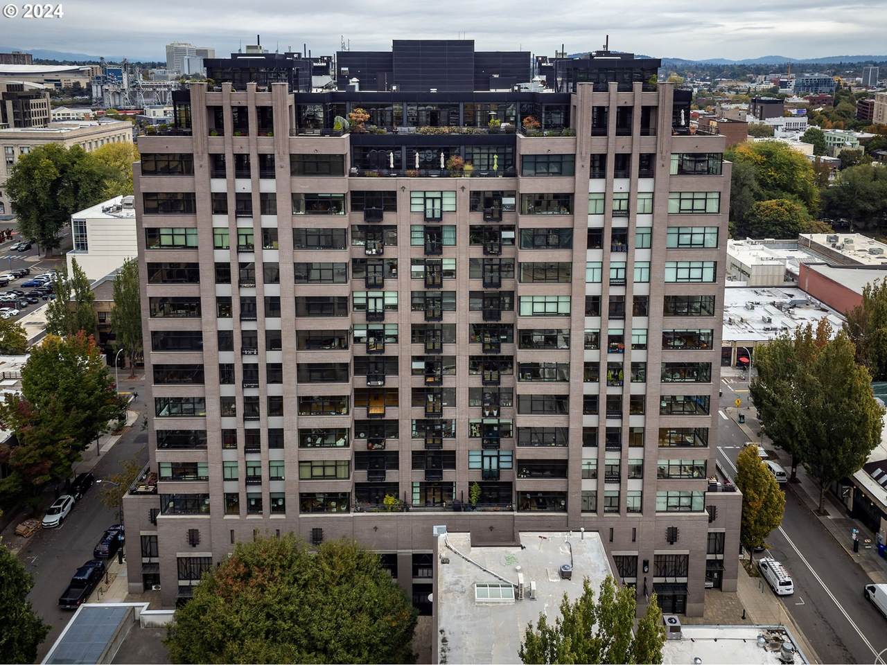 333 9th Ave - Photo 1