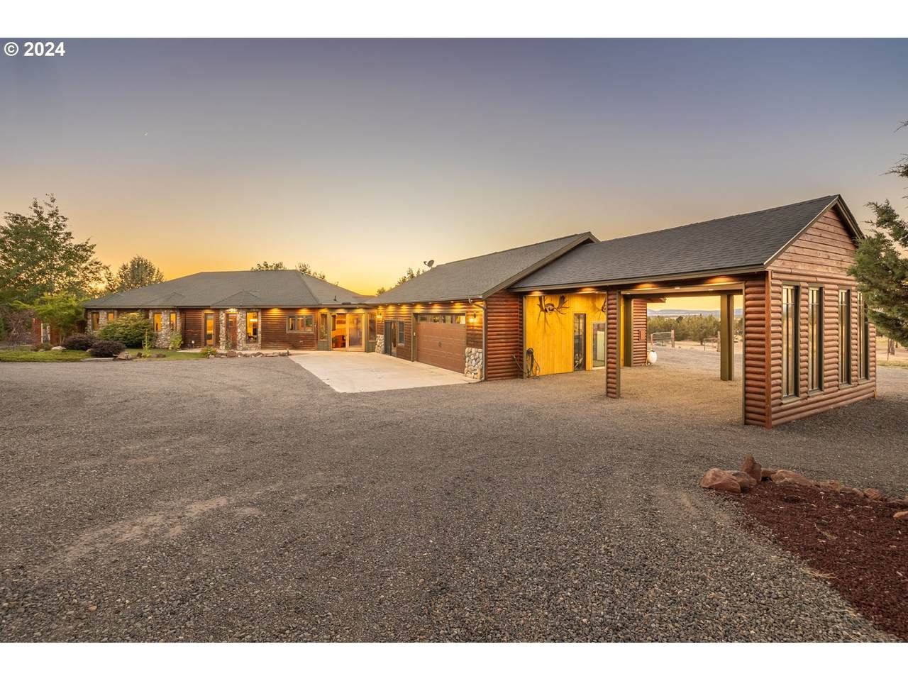 8101 Desert Sage Ln - Photo 1
