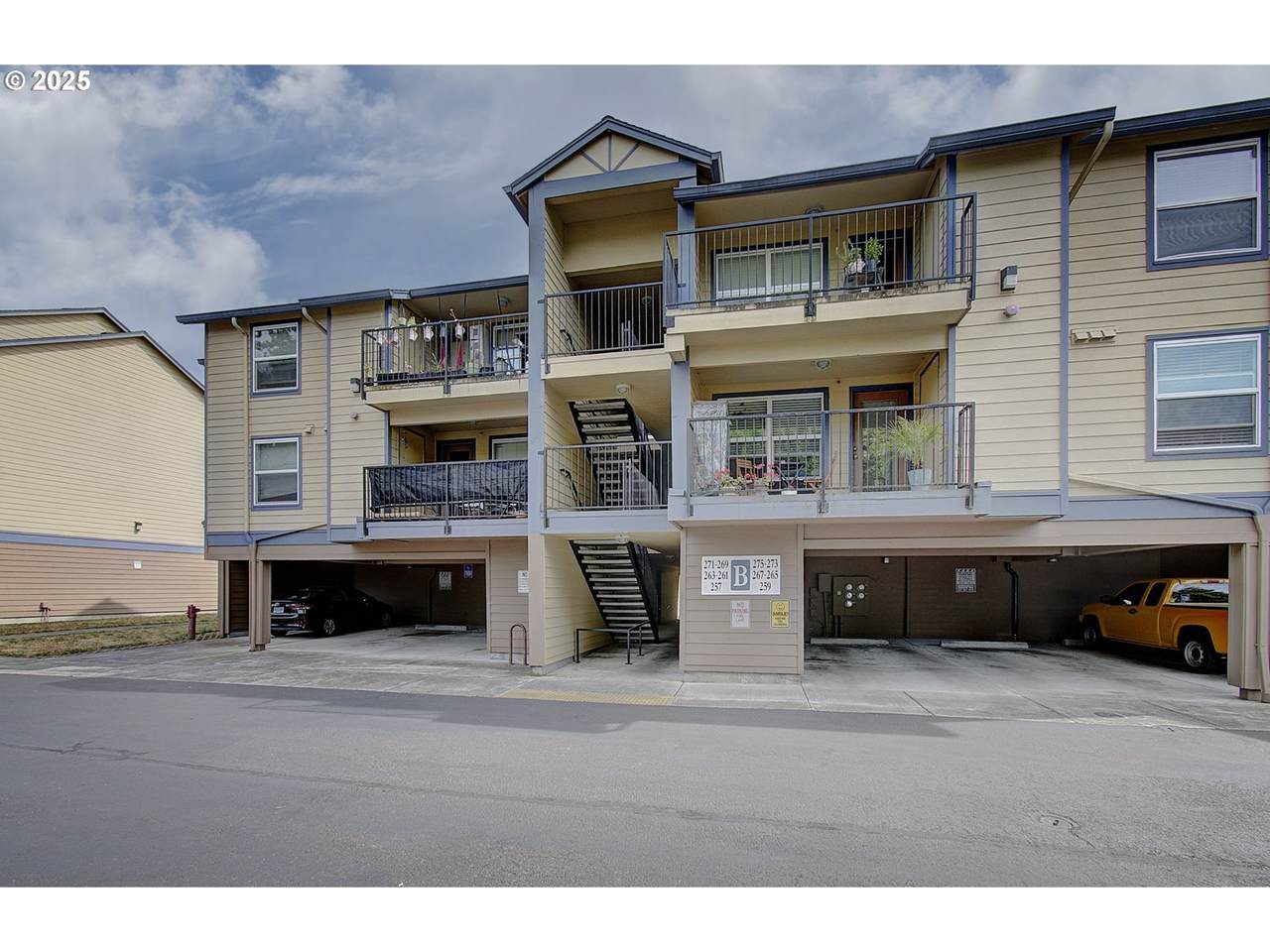 275 162ND Ave - Photo 1