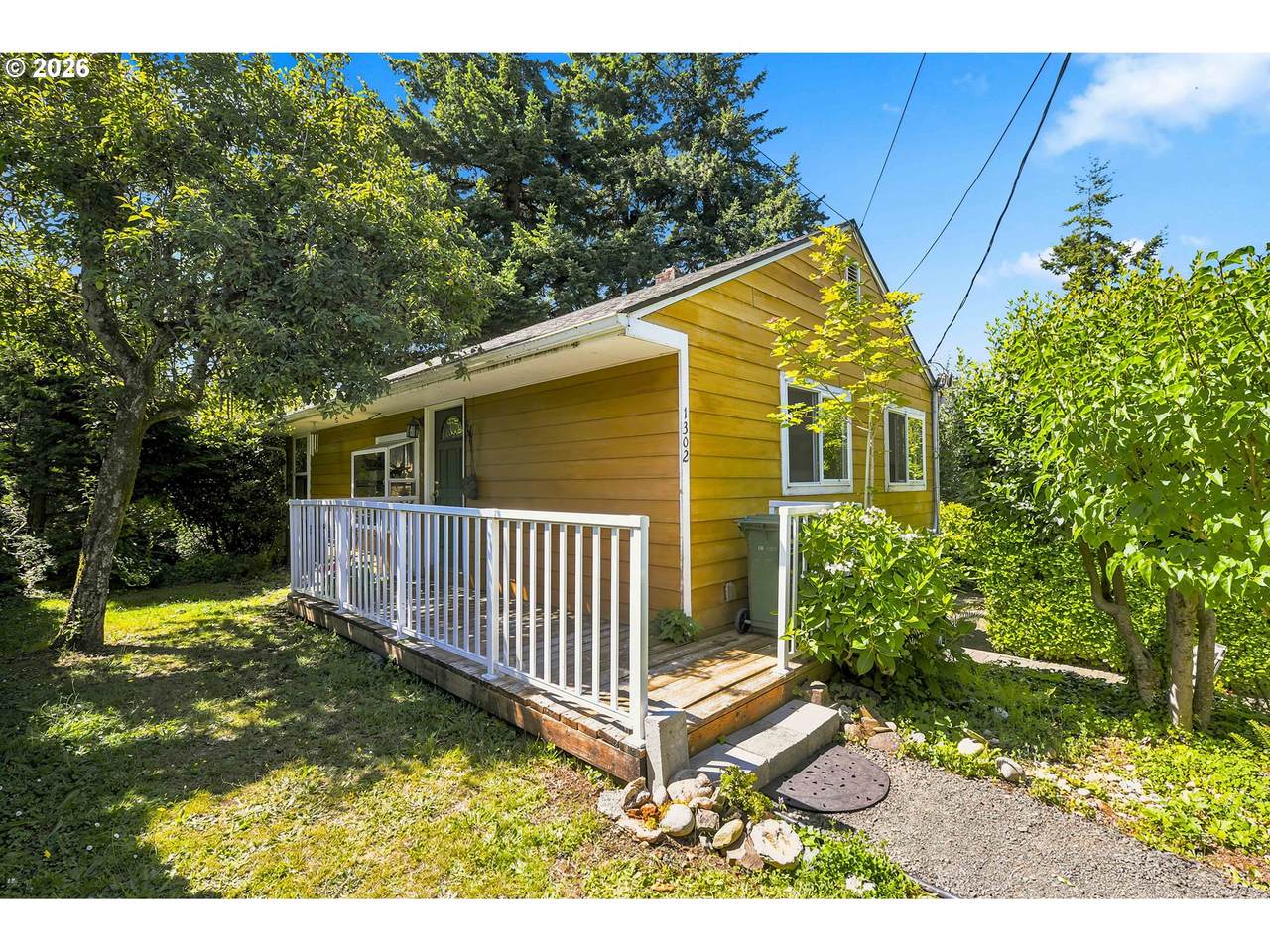 1302 California Ave - Photo 1