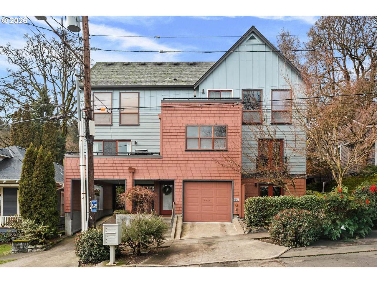5047 View Point Ter - Photo 1
