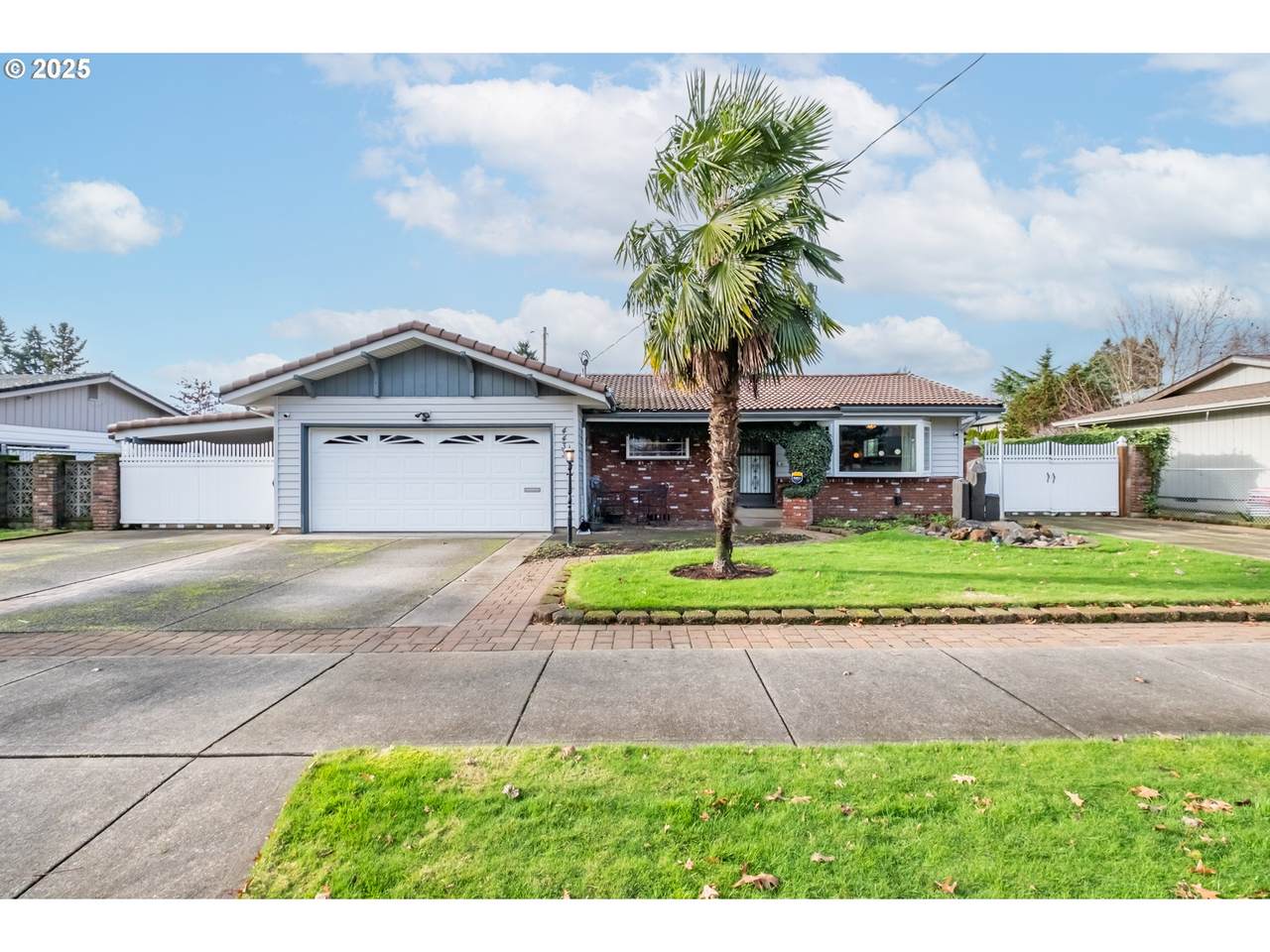 4433 41ST Ave - Photo 1