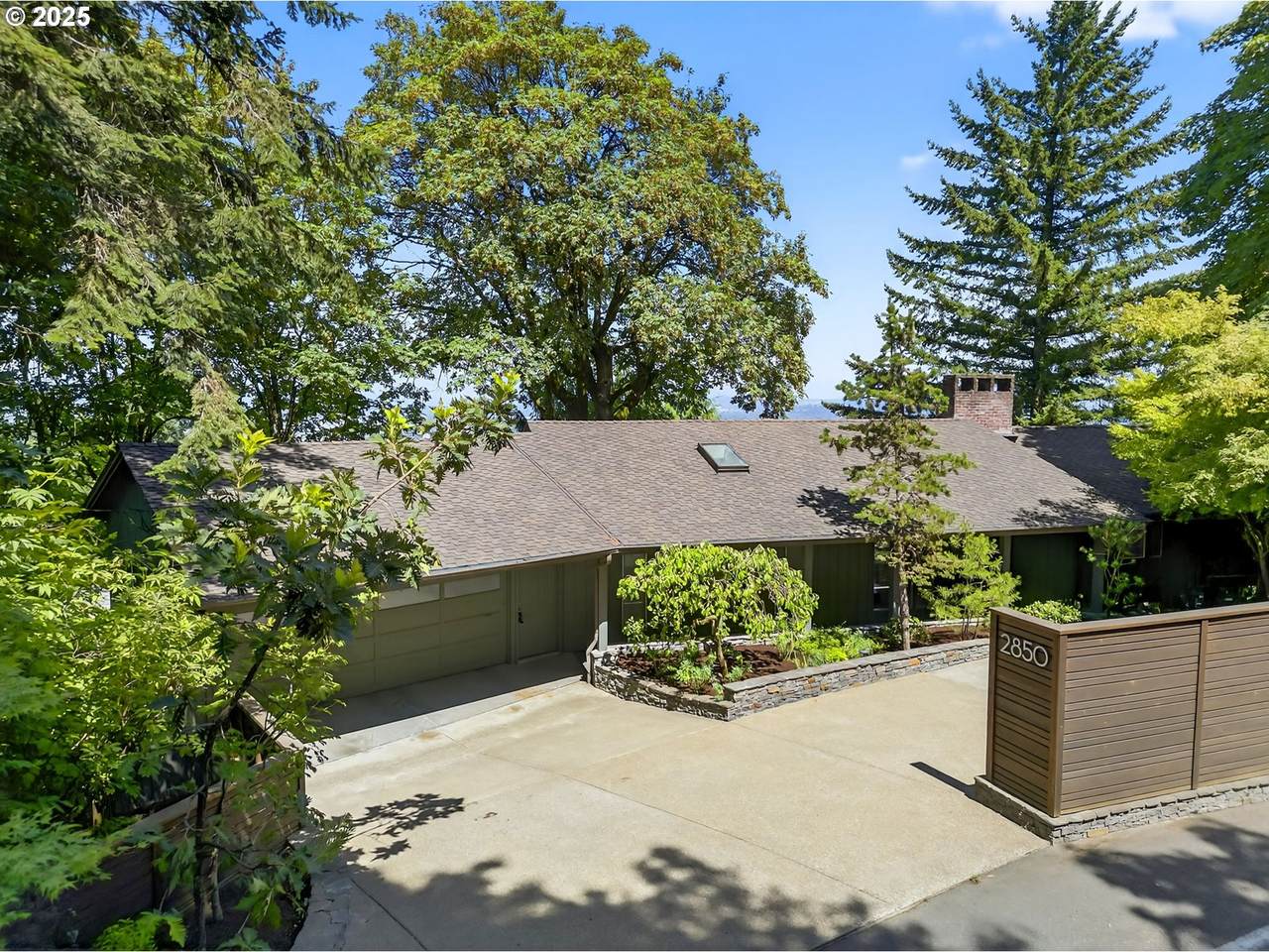 2850 Fairmount Blvd - Photo 1