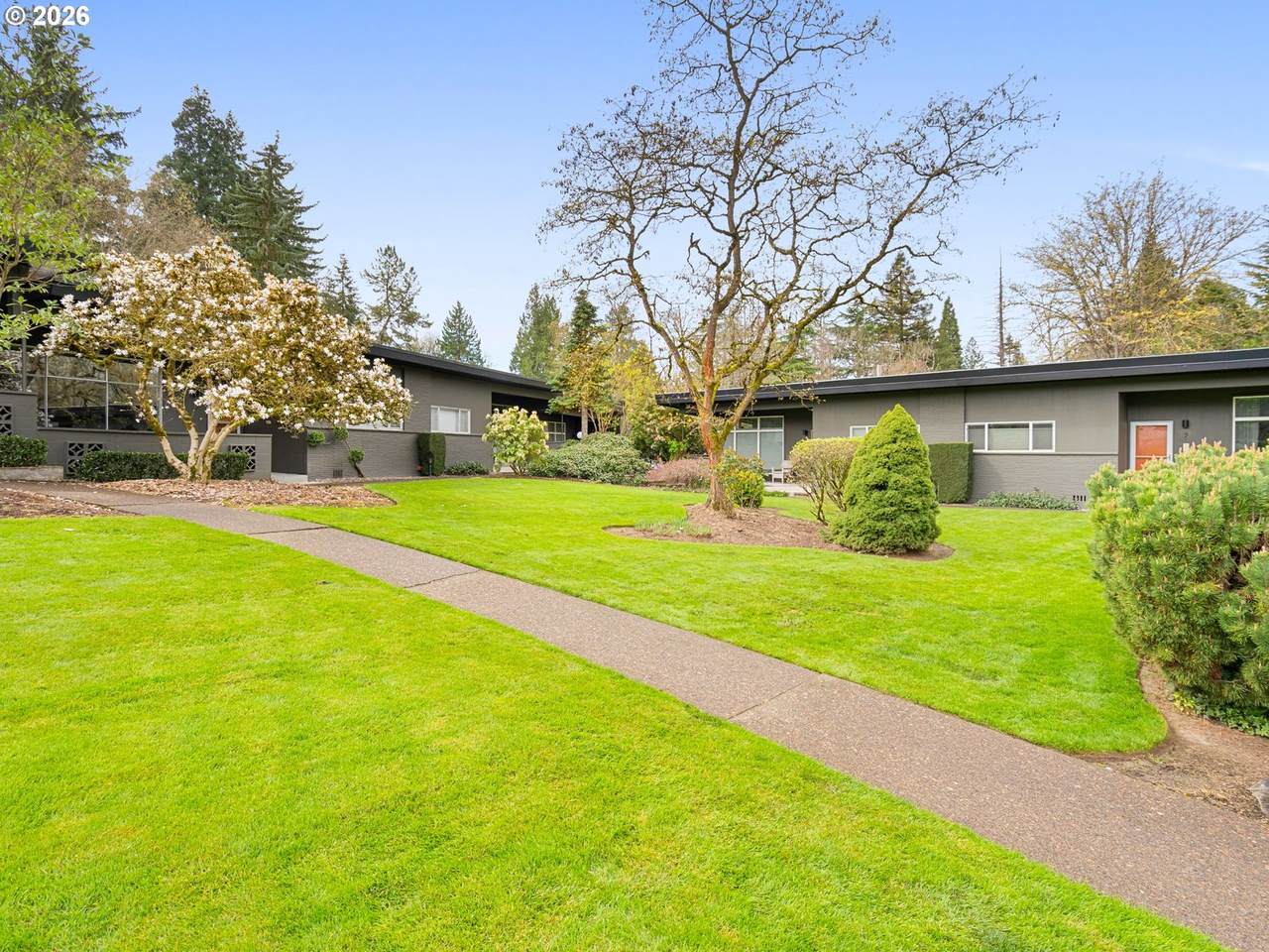 https://bt-photos.global.ssl.fastly.net/portland/1280_boomver_1_253665374-2.jpg