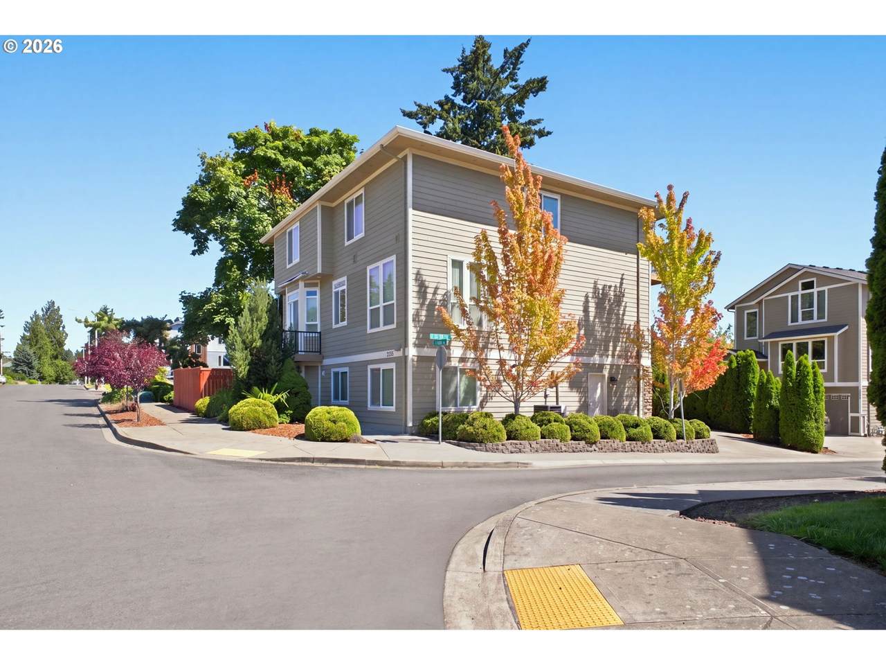 https://bt-photos.global.ssl.fastly.net/portland/1280_boomver_1_255614643-2.jpg