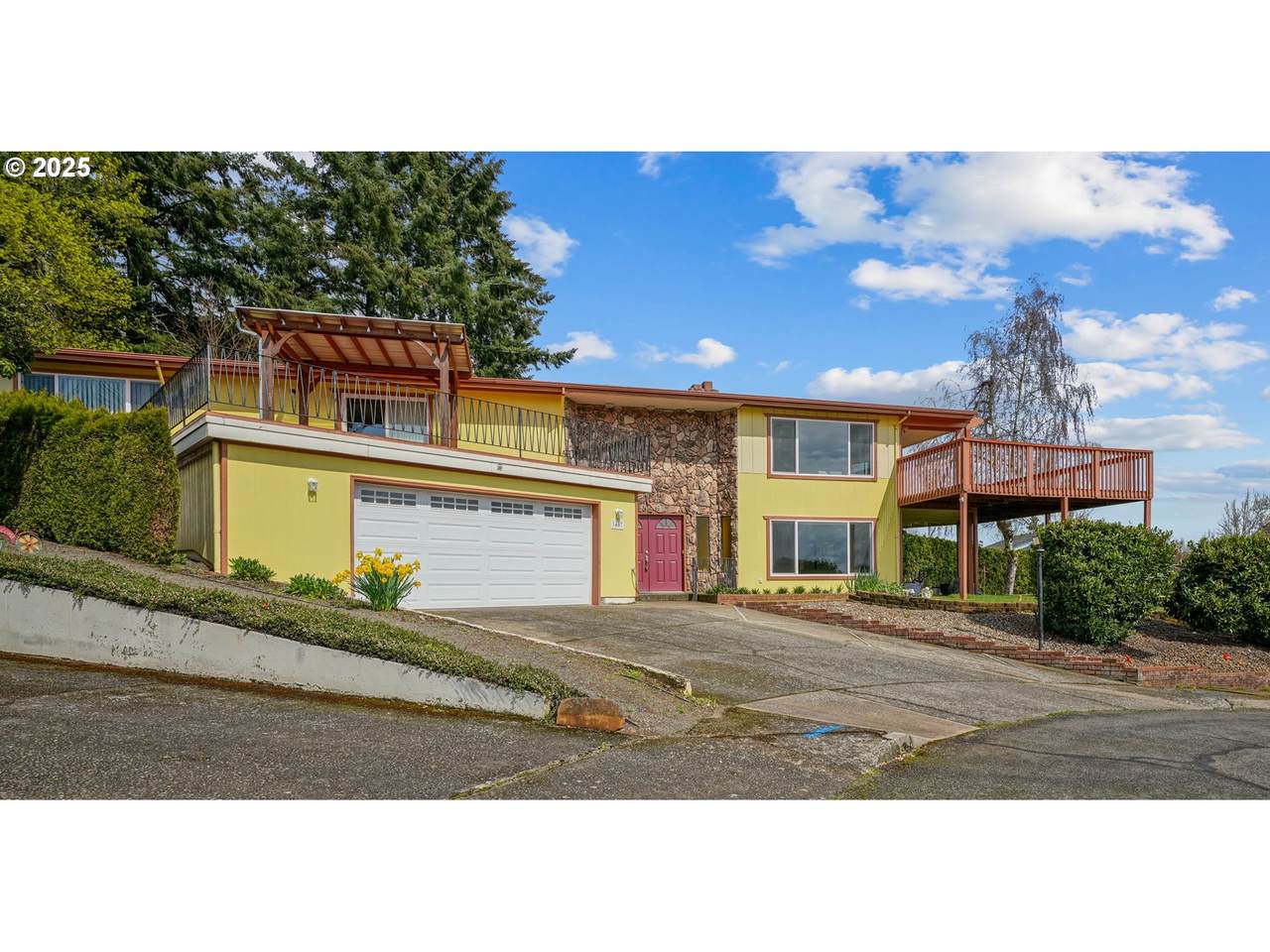 https://bt-photos.global.ssl.fastly.net/portland/1280_boomver_1_255636360-2.jpg