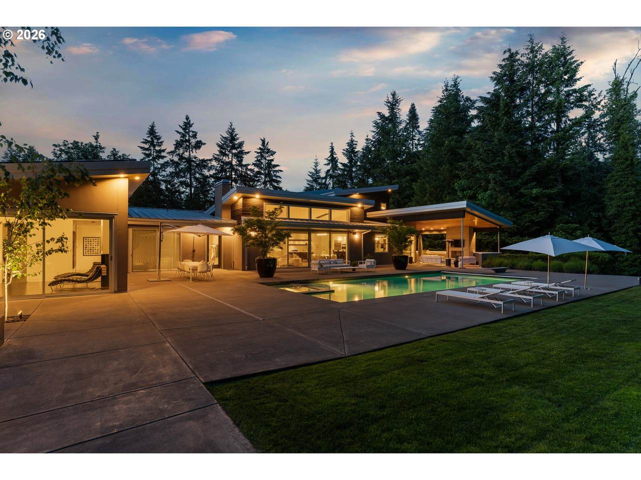 https://bt-photos.global.ssl.fastly.net/portland/1280_boomver_1_256092063-2.jpg