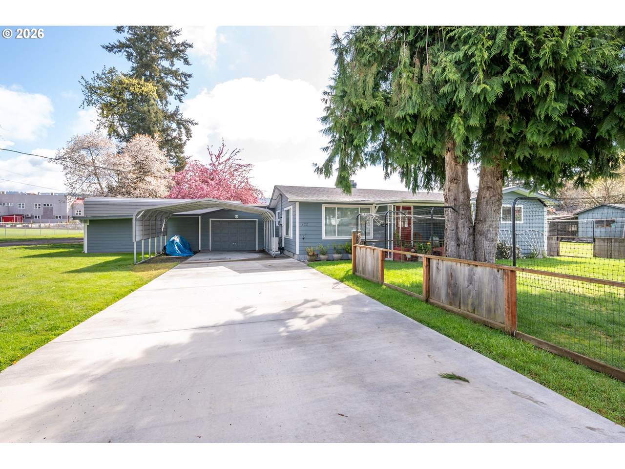 722 2ND Ave - Photo 1