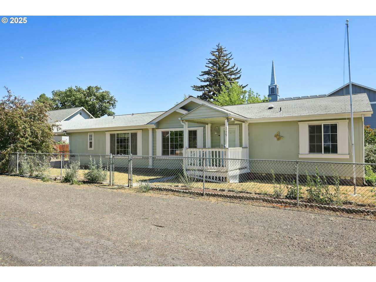 315 3RD St - Photo 1