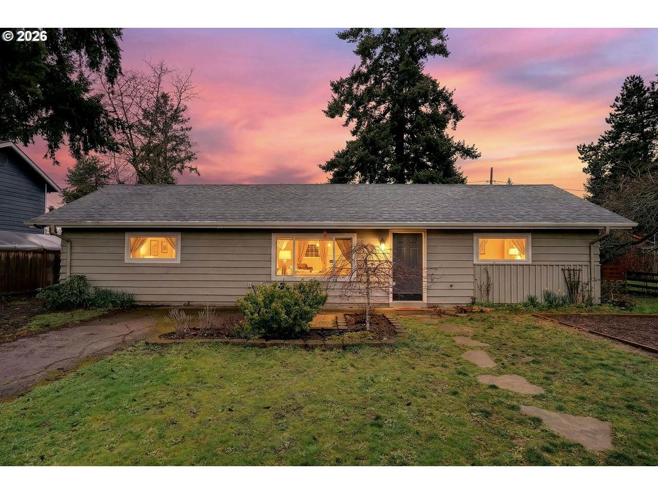 12719 Holladay St - Photo 1