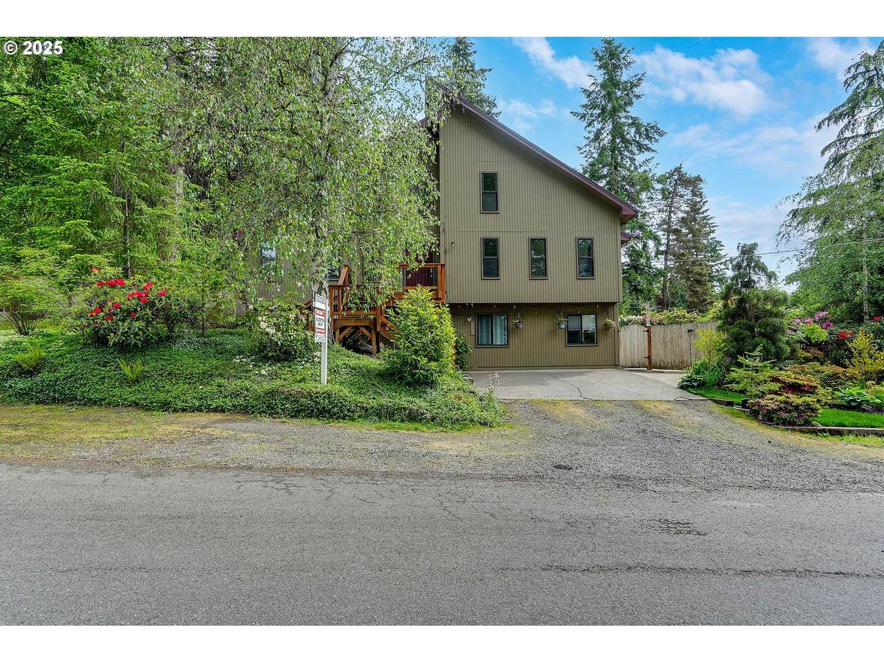 1946 Roberta Ave - Photo 1