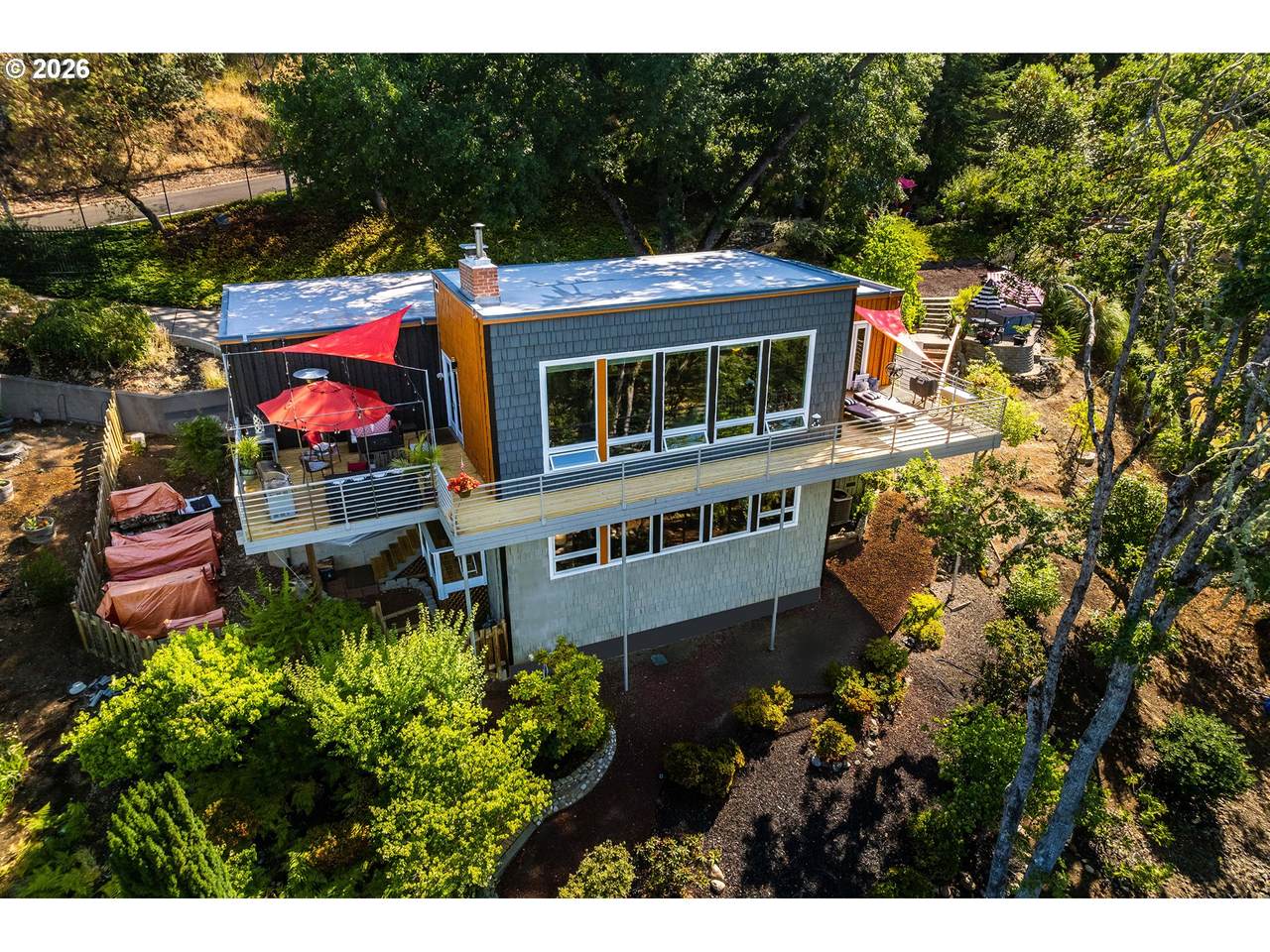 1425 Hillview Ct - Photo 1