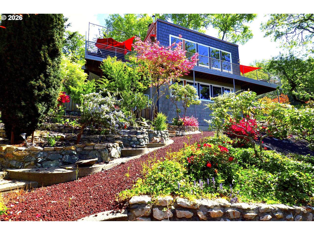 https://bt-photos.global.ssl.fastly.net/portland/1280_boomver_1_263549079-2.jpg