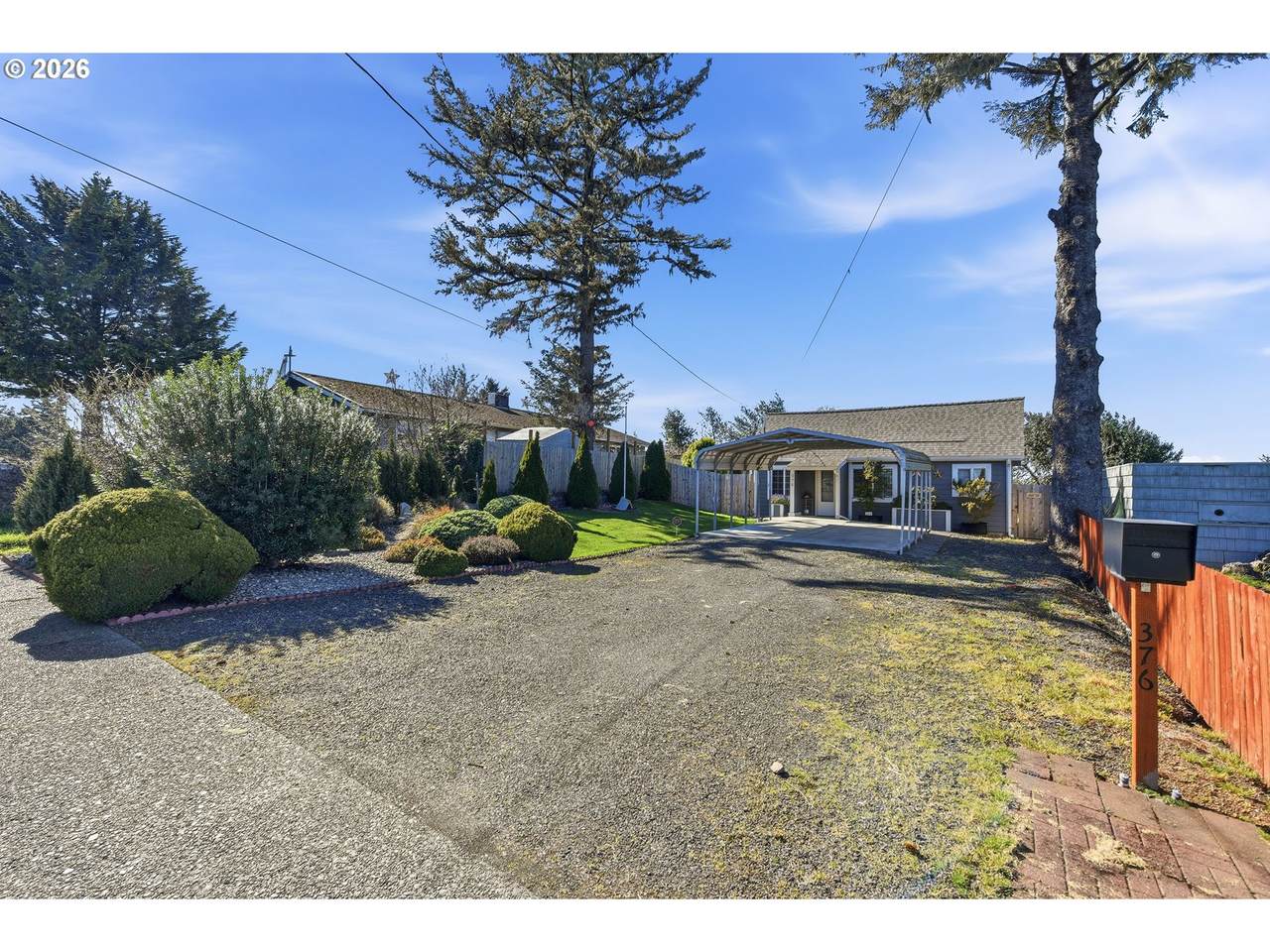 376 Wall St - Photo 1