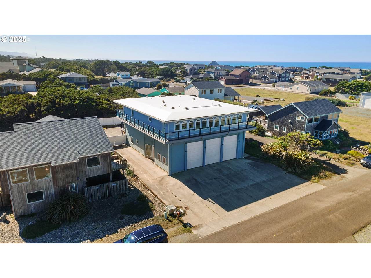 1257 7TH St - Photo 1