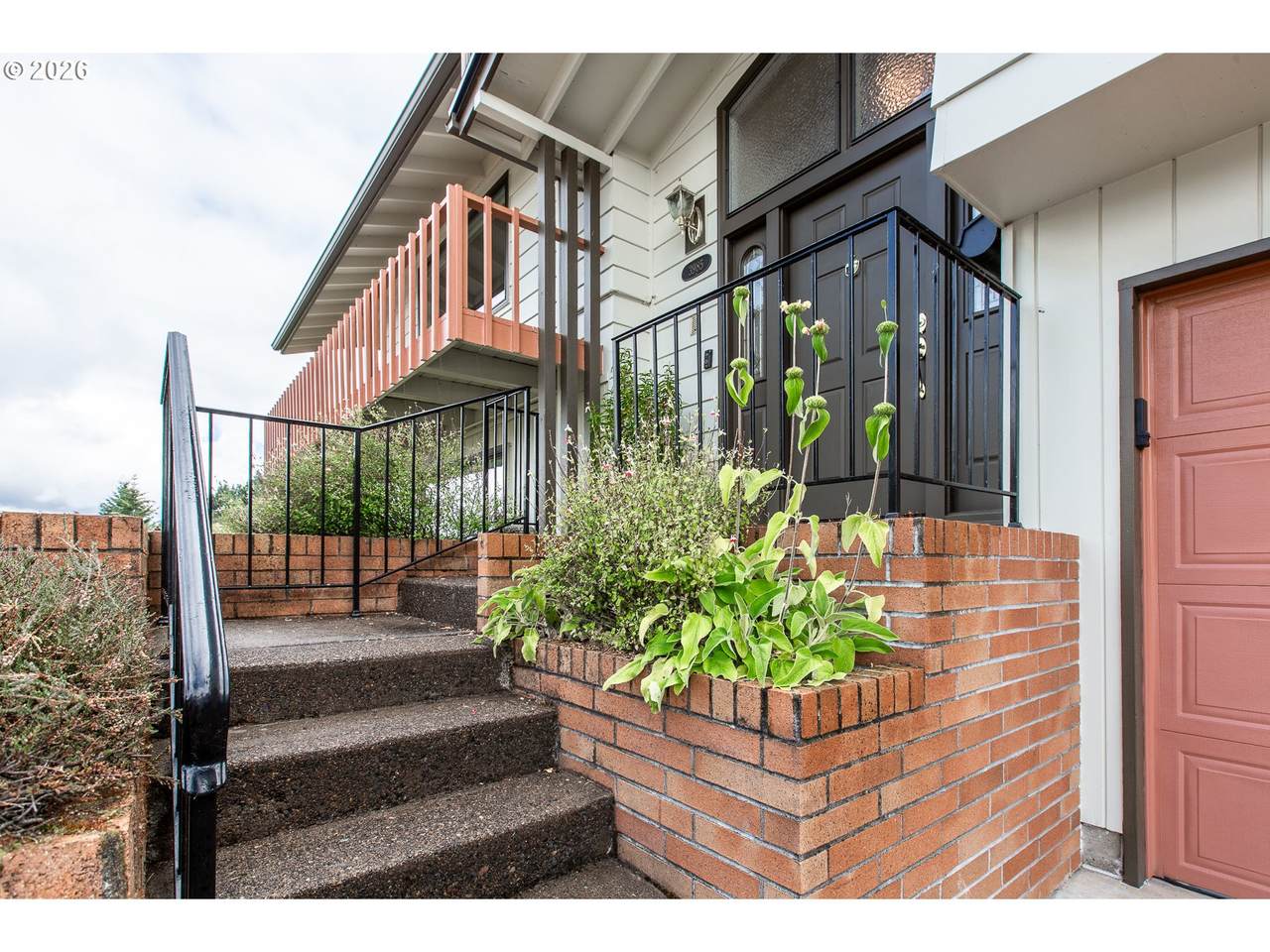 https://bt-photos.global.ssl.fastly.net/portland/1280_boomver_1_266186380-2.jpg