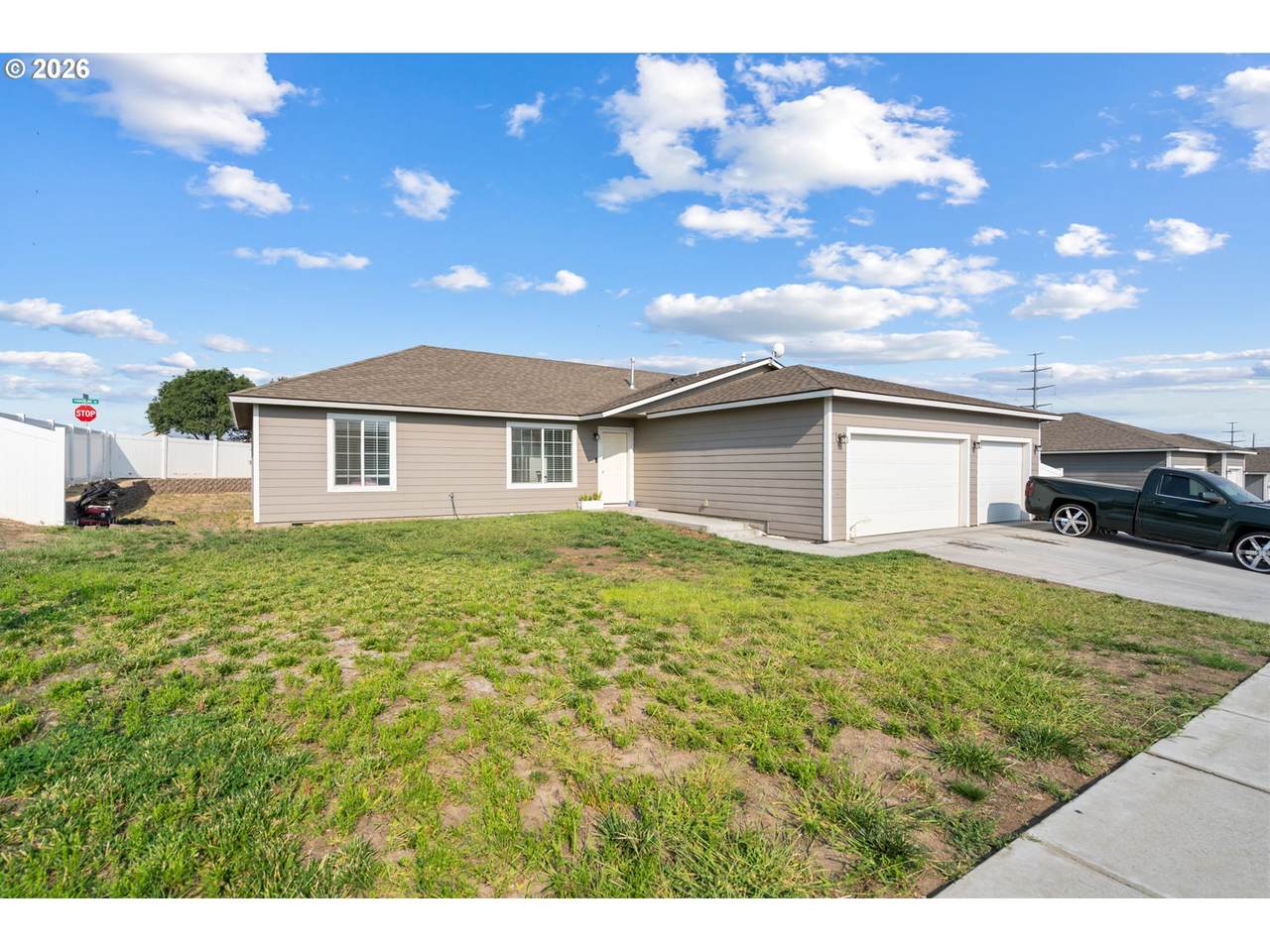 2734 Curlew St - Photo 1