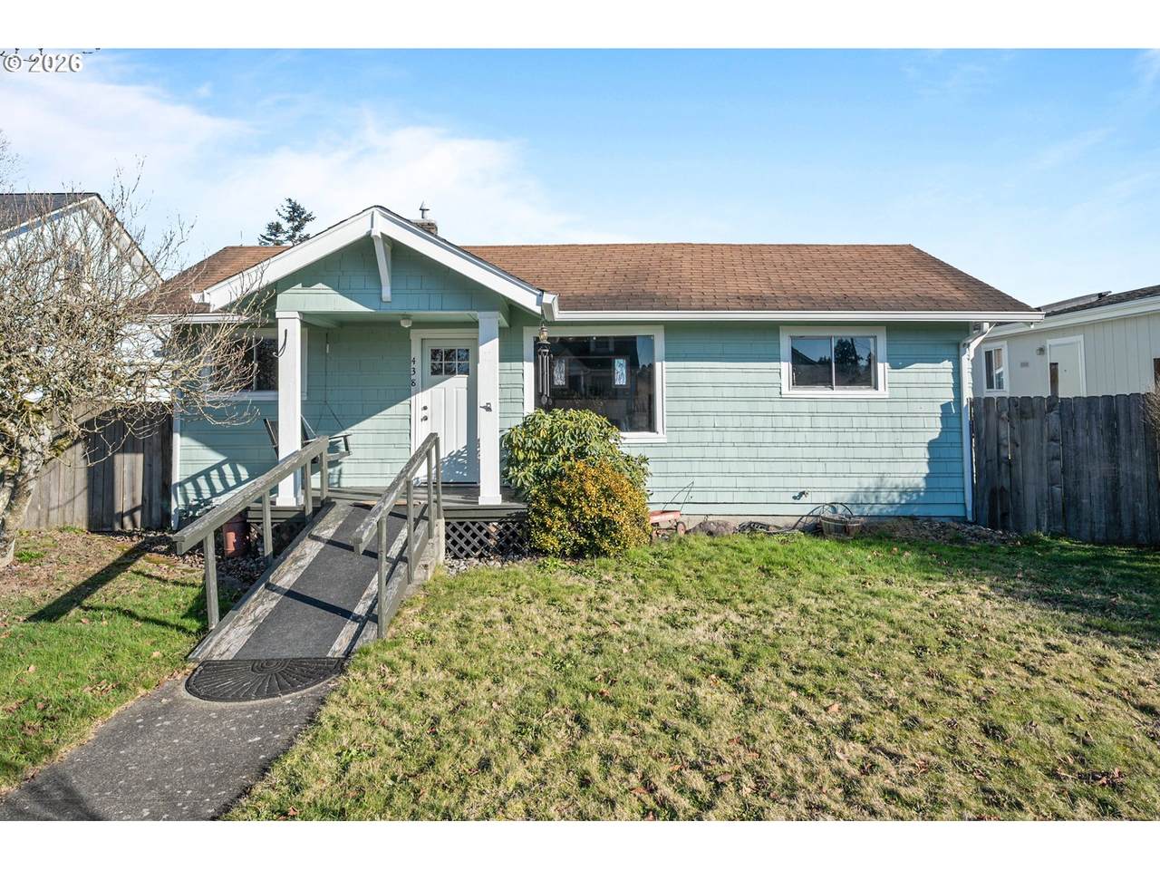 438 Front Ave - Photo 1