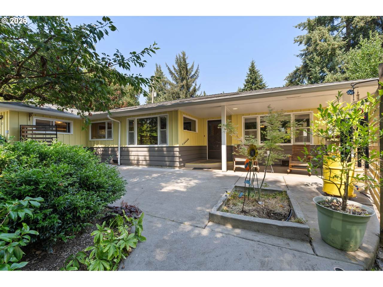 1175 Lake Park Dr - Photo 1