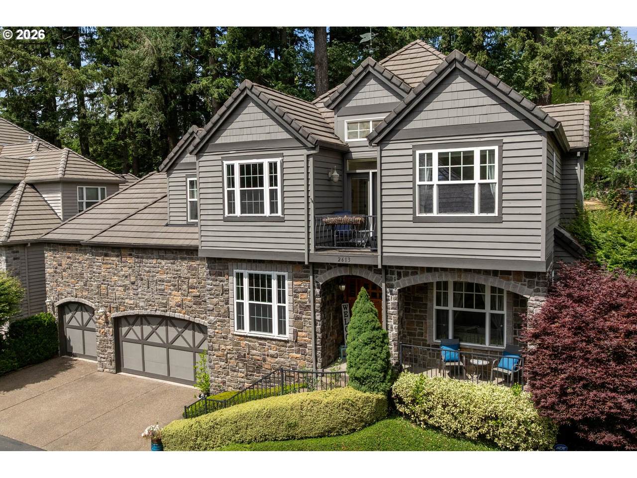 2613 Beacon Hill Dr - Photo 1