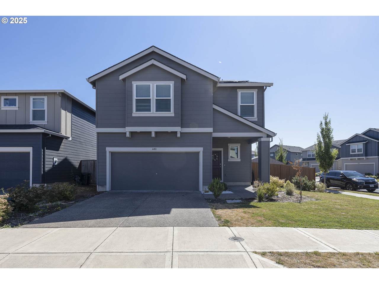 402 Himalaya St - Photo 1