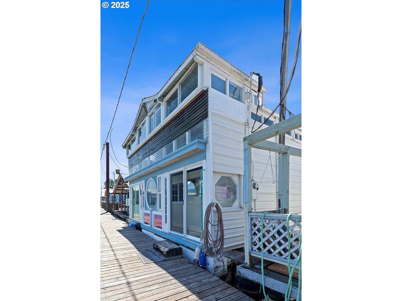 2915 Marine Dr - Photo 1