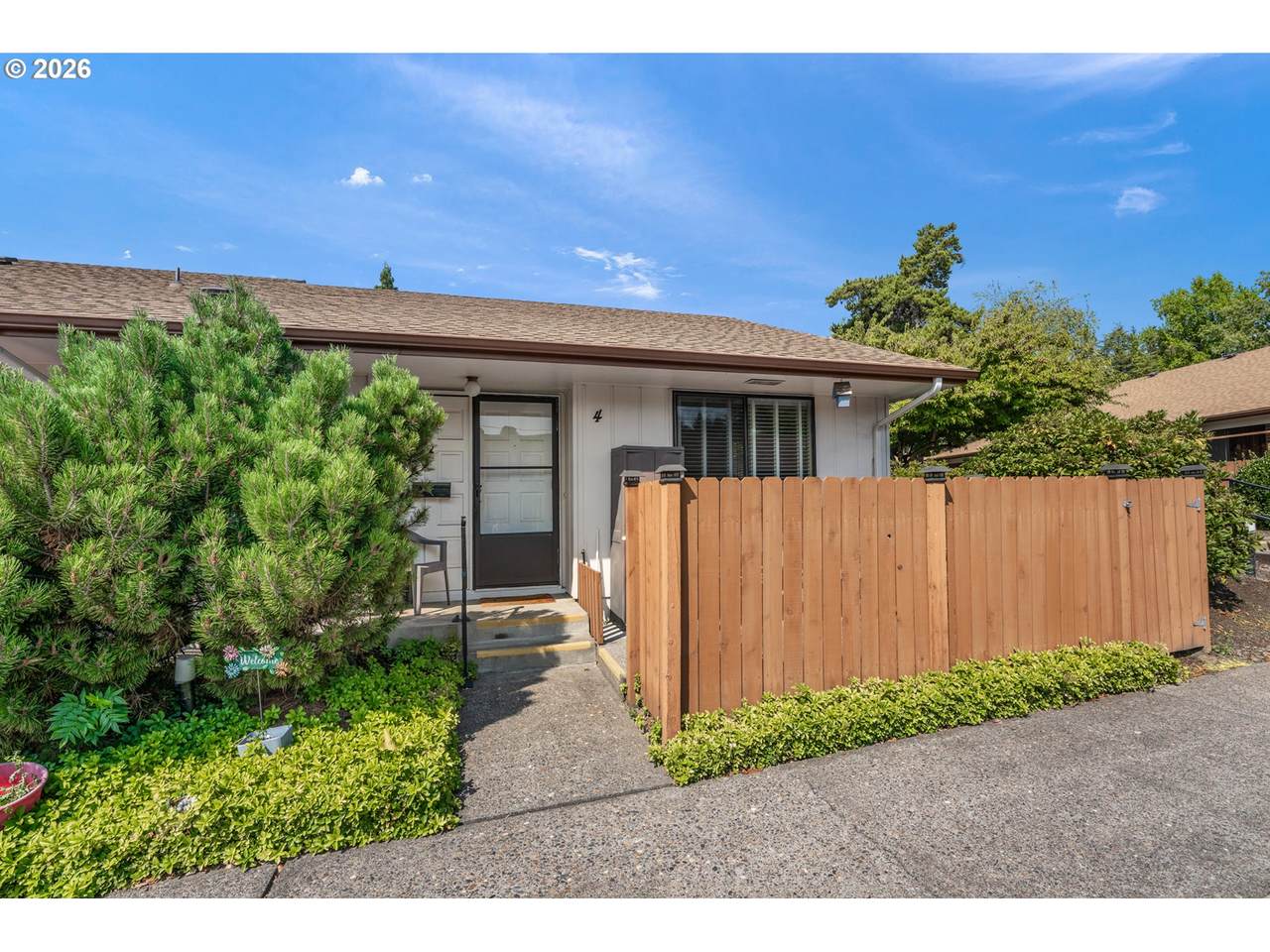 15200 Crown Dr - Photo 1