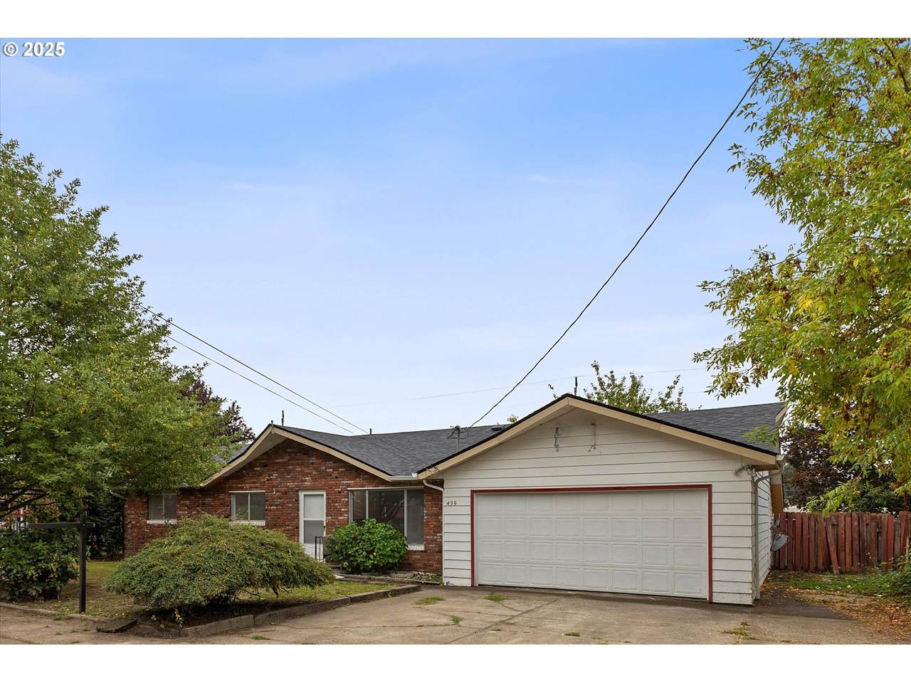 435 5TH St - Photo 1